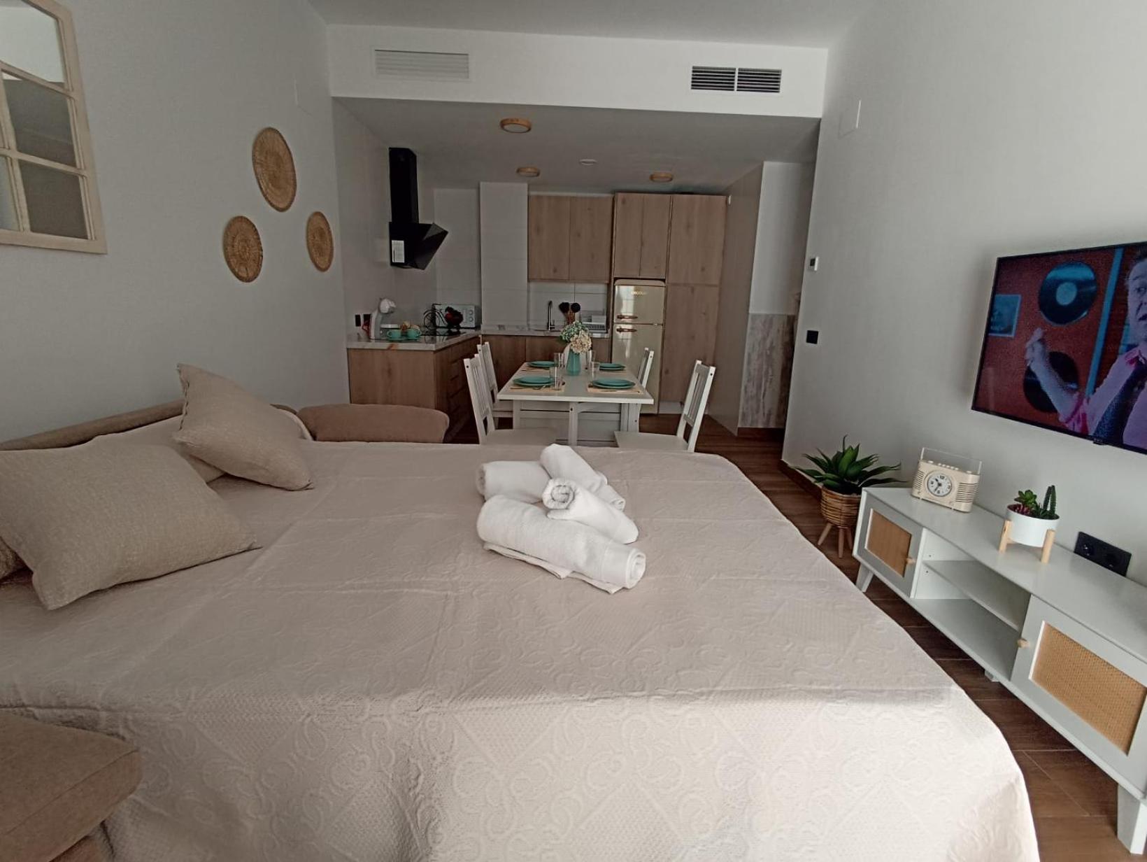 Apartamento Nuevo Centrico Con Aparcamiento Privado Incluido 알칼라데과다이라 외부 사진