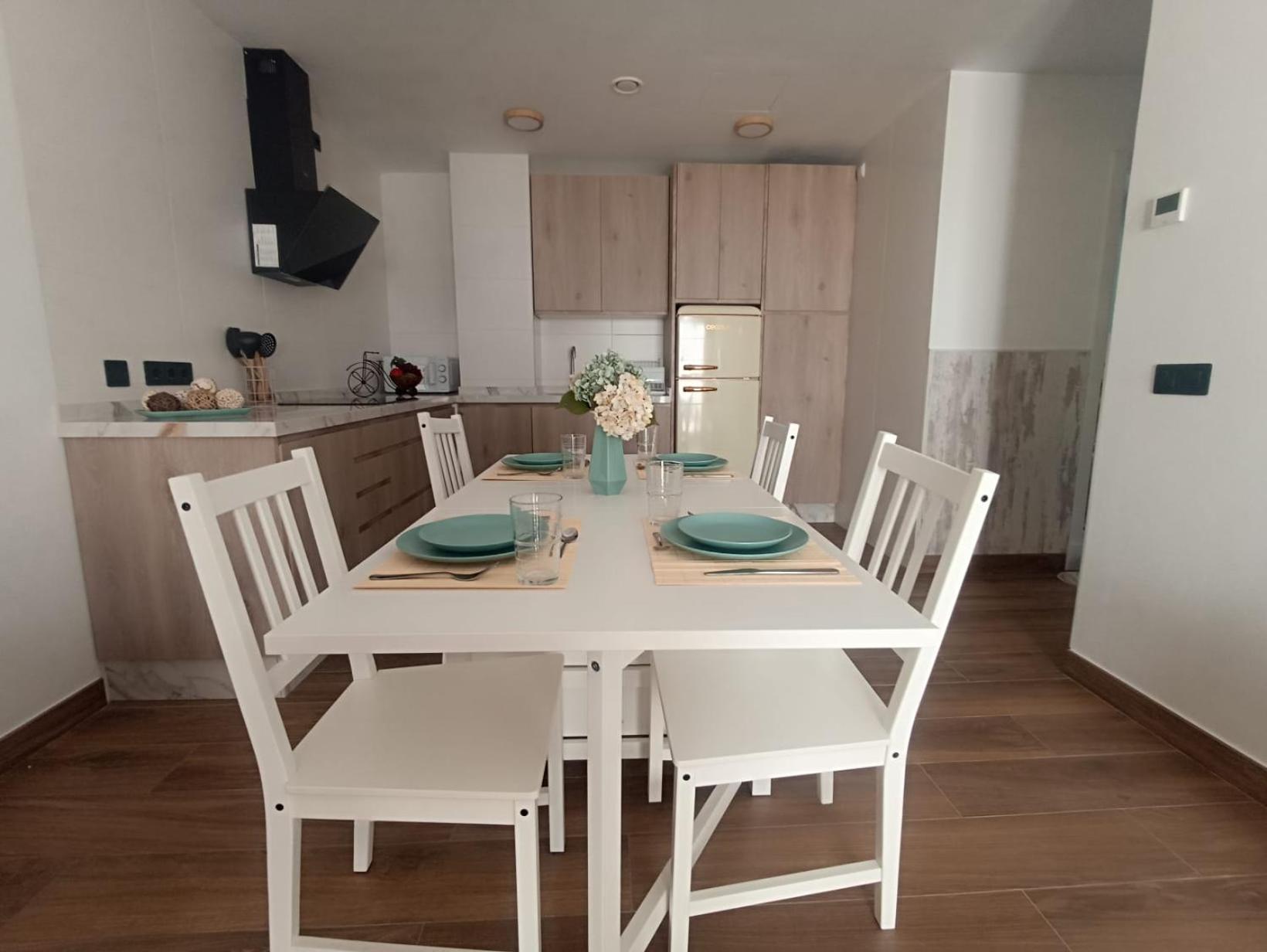 Apartamento Nuevo Centrico Con Aparcamiento Privado Incluido 알칼라데과다이라 외부 사진