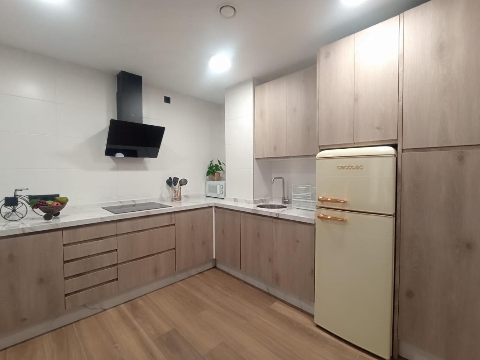 Apartamento Nuevo Centrico Con Aparcamiento Privado Incluido 알칼라데과다이라 외부 사진